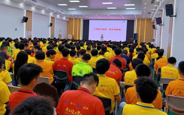 青华职业素养课的温暖一课——以感恩之心