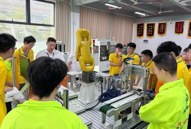 没钱没背景，靠技术也能站稳脚跟—青华模具学校助普通人逆风翻盘