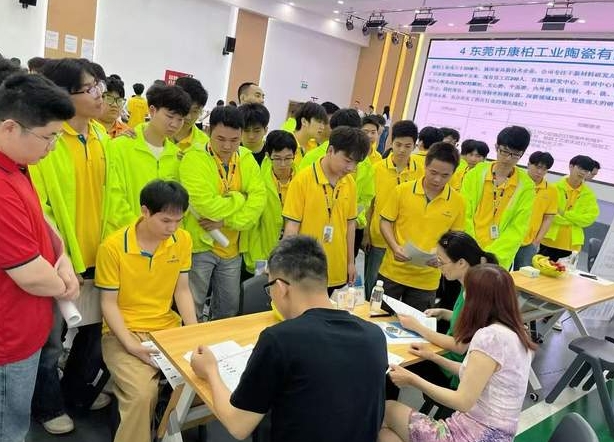 怎么选靠谱模具学校？别只看价格！认准这5点不踩坑