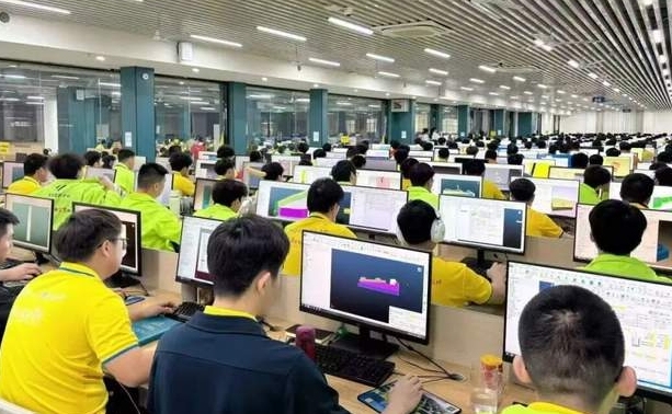 36岁，有两个孩子要养，他为什么还要来青华学CNC数控编程？