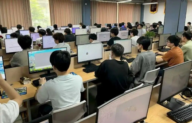 学历普通不用慌 ！真正稳就业的永远是硬核技术