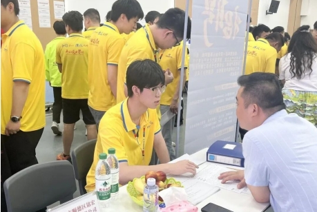 大学毕业后，别急着证明自己很懂事